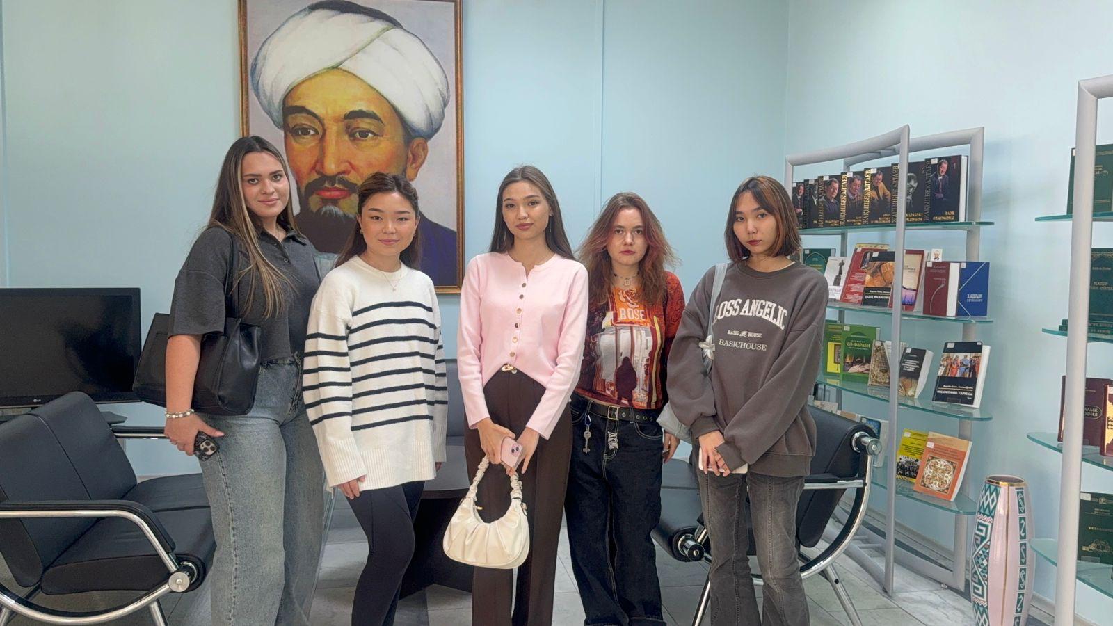 First year, first serious excursion. The Department of Publishing, Editing, and Design Arts in search of inspiration